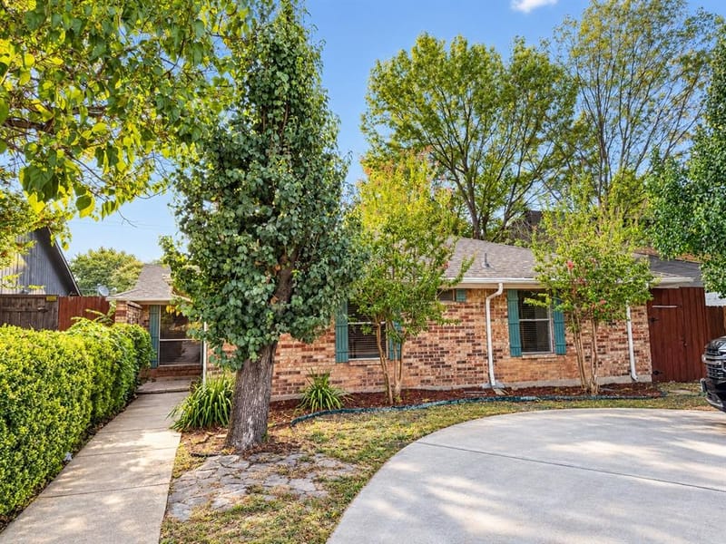 17922 Hillcrest Road, Dallas TX 75252