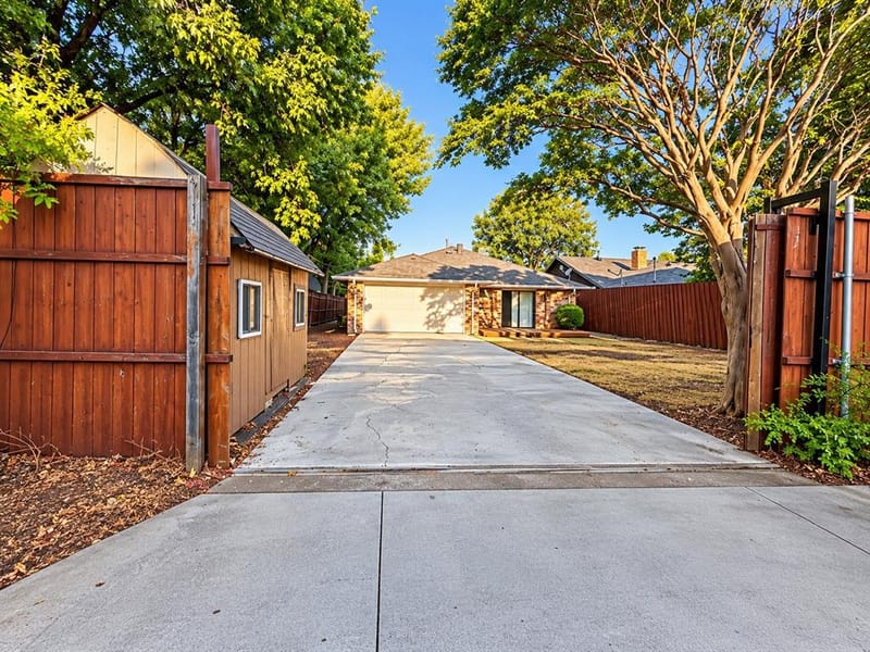 17922 Hillcrest Road, Dallas TX 75252 - Photo 11