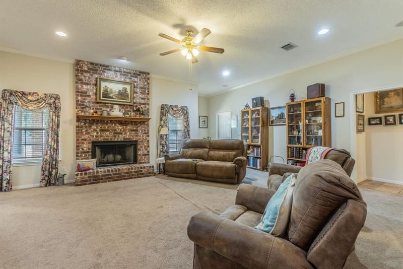 704 Saratoga Drive, Robinson TX 76706 - Photo 3