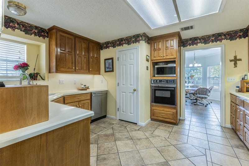 704 Saratoga Drive, Robinson TX 76706 - Photo 5
