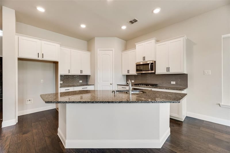 5104 Shallow Pond Drive, Little Elm TX 76227 - Photo 9