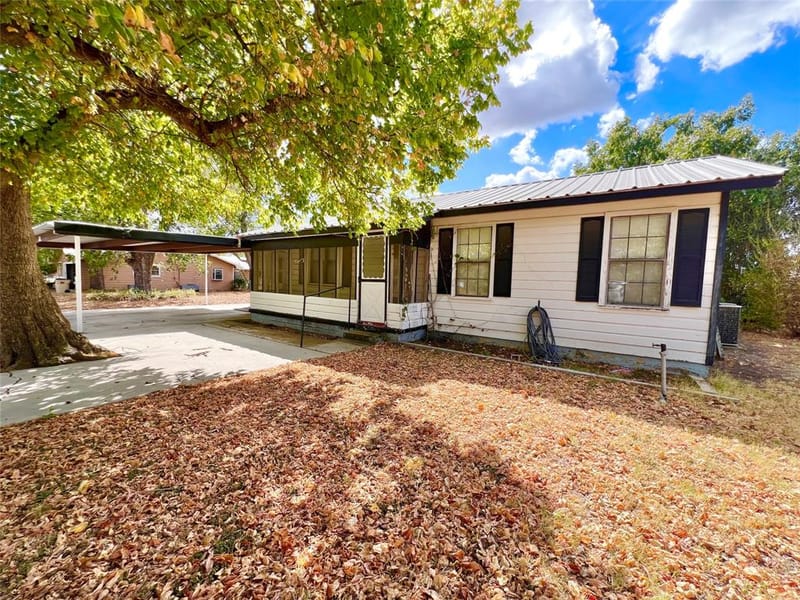 502 N Sixth Street, Bangs TX 76823 - Photo 2