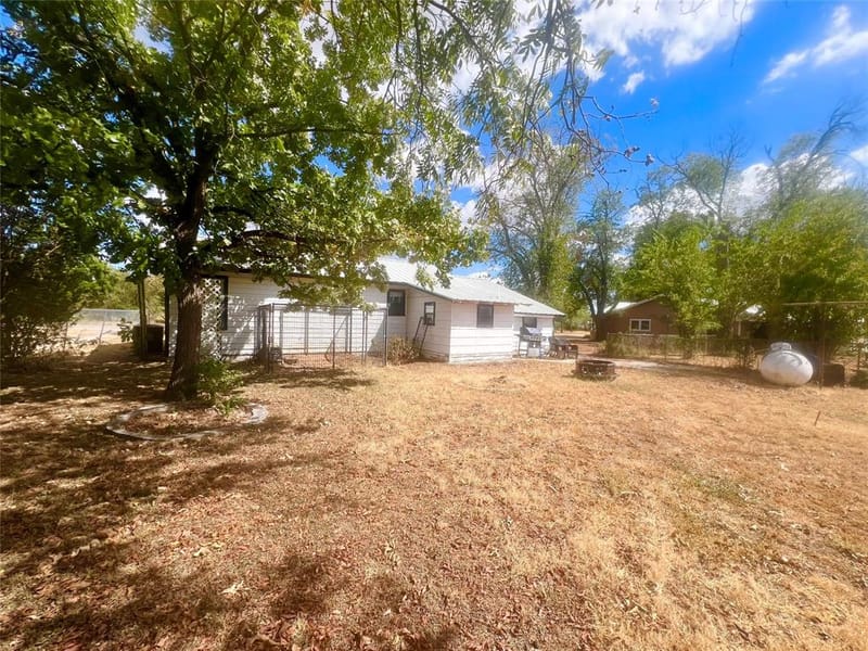 502 N Sixth Street, Bangs TX 76823 - Photo 29