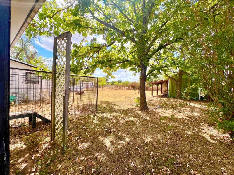 502 N Sixth Street, Bangs TX 76823 - Photo 25