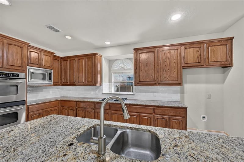 14899 Daneway Drive, Frisco TX 75035 - Photo 11