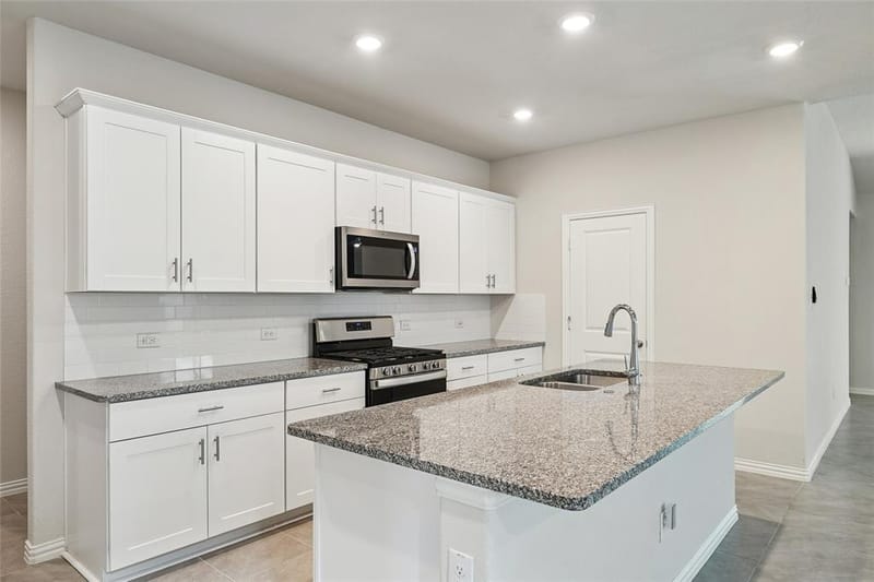 233 Luna Lane, Lake Dallas TX 75065 - Photo 11