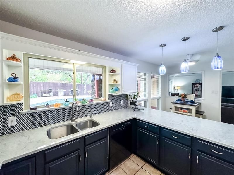 4805 Bonneville Drive, Arlington TX 76016 - Photo 16