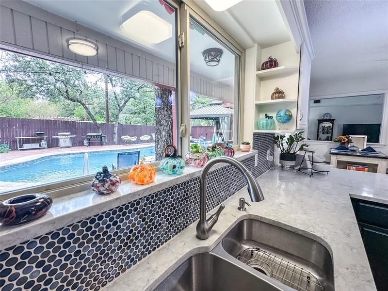 4805 Bonneville Drive, Arlington TX 76016 - Photo 14