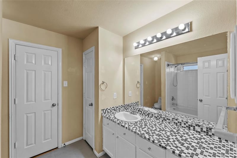 10329 Nantucket Drive, Providence Village TX 76227 - Photo 7