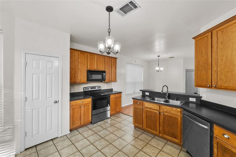 10329 Nantucket Drive, Providence Village TX 76227 - Photo 4