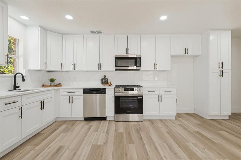 2212 Piedmont Street, Irving TX 75061 - Photo 2