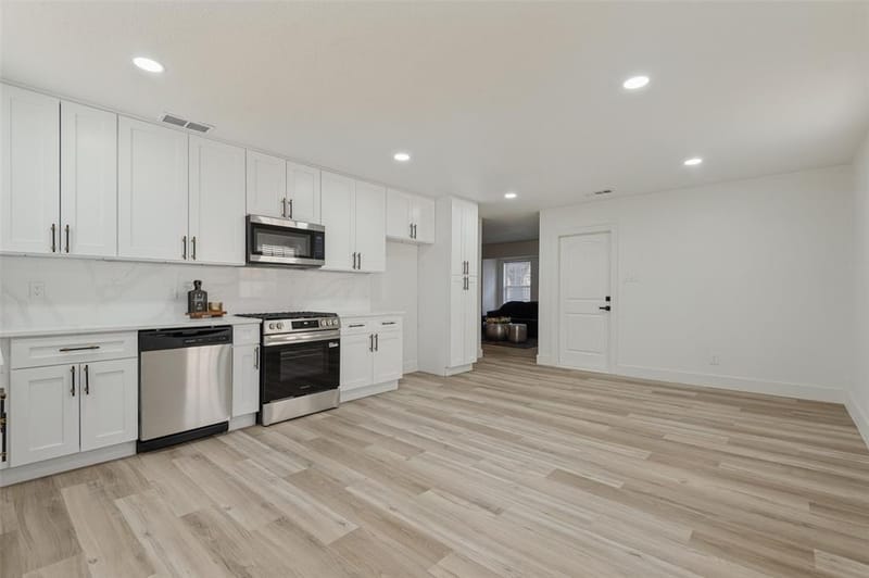 2212 Piedmont Street, Irving TX 75061 - Photo 3