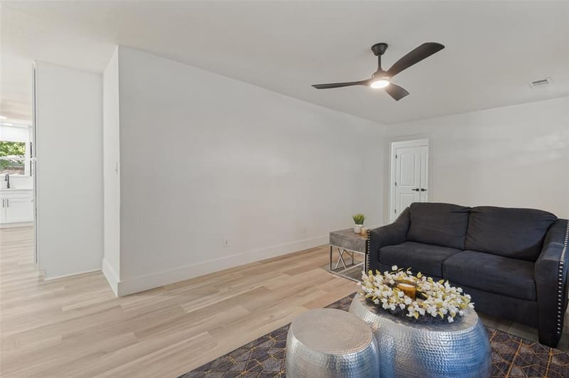 2212 Piedmont Street, Irving TX 75061 - Photo 10