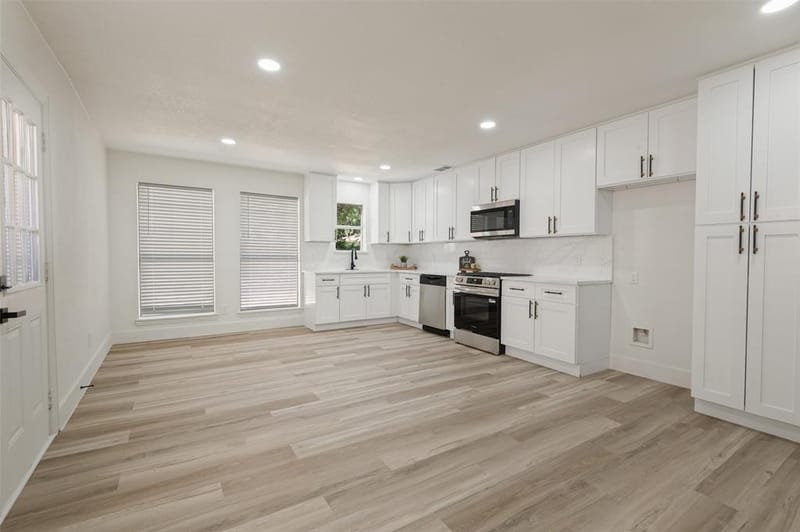 2212 Piedmont Street, Irving TX 75061 - Photo 4