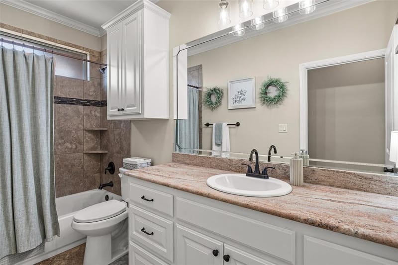 2825 Willow Ridge Circle, Granbury TX 76049 - Photo 32