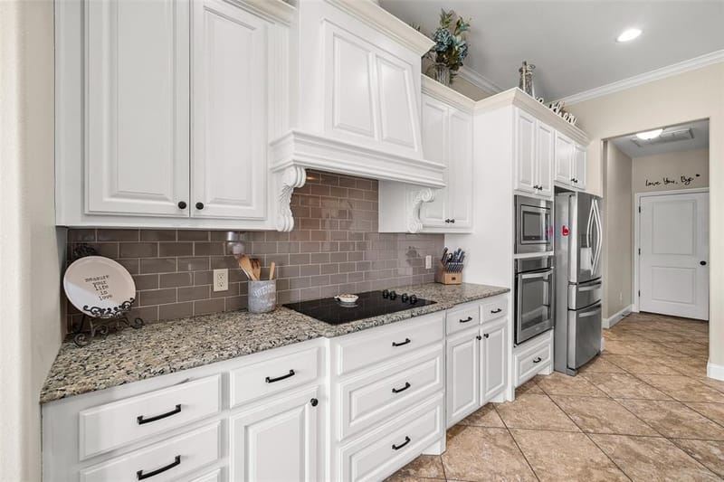 2825 Willow Ridge Circle, Granbury TX 76049 - Photo 14