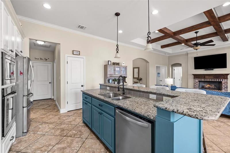 2825 Willow Ridge Circle, Granbury TX 76049 - Photo 15
