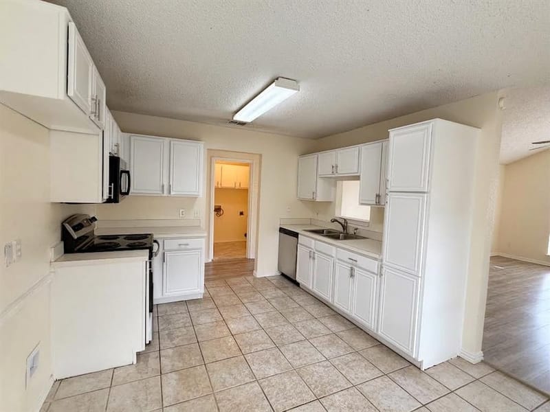 8109 E Summer Trail Drive, Fort Worth TX 76137 - Photo 6