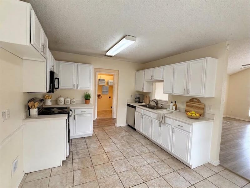 8109 E Summer Trail Drive, Fort Worth TX 76137 - Photo 5