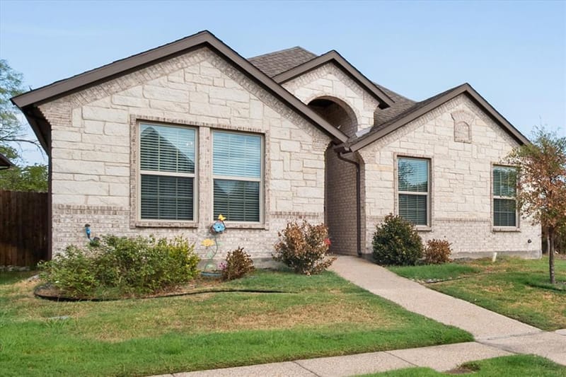 1700 Prestwick Lane, Ennis TX 75119 - Photo 2