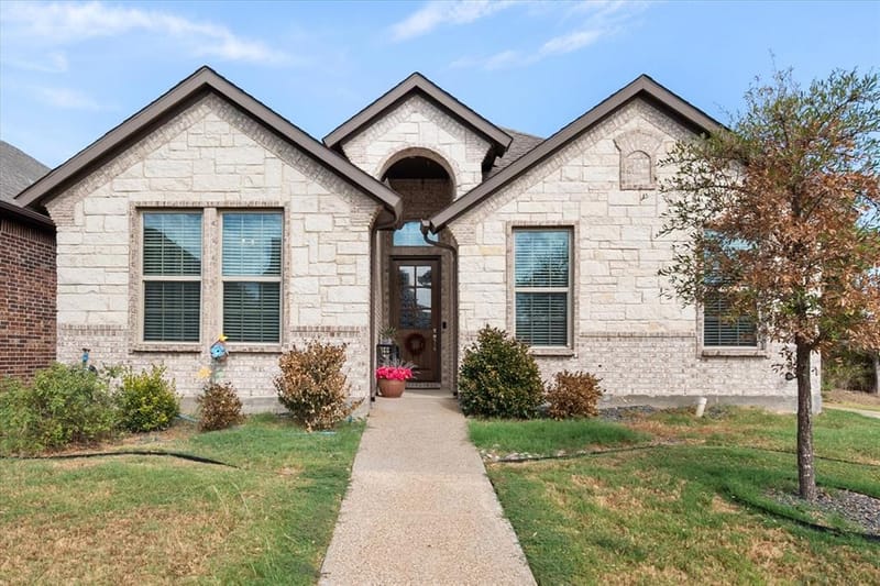 1700 Prestwick Lane, Ennis TX 75119