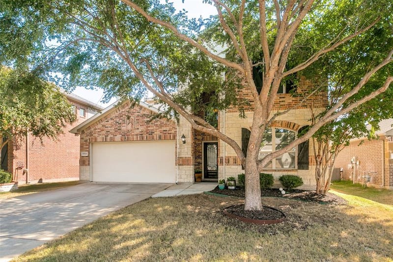 11704 Hamptonbrook Drive, McKinney TX 75071 - Photo 2
