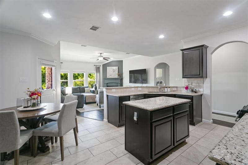 11704 Hamptonbrook Drive, McKinney TX 75071 - Photo 7