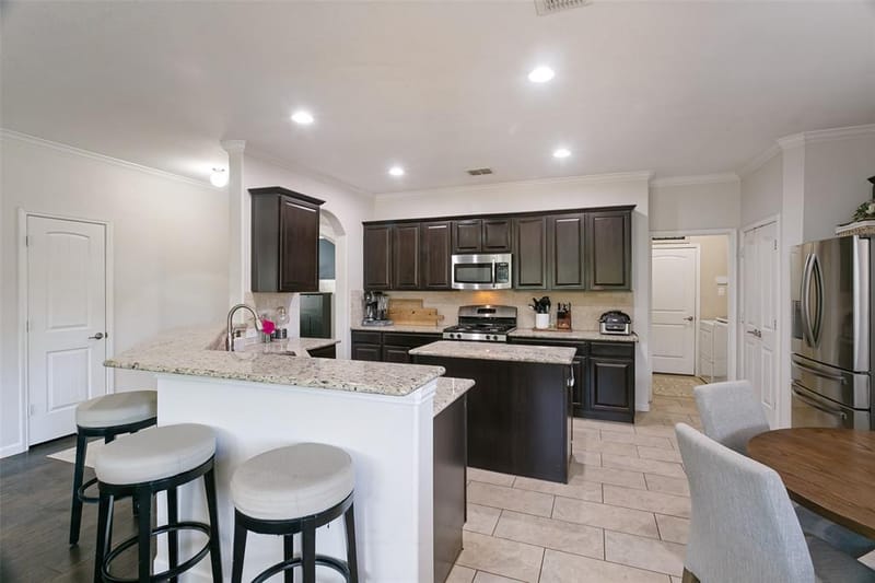 11704 Hamptonbrook Drive, McKinney TX 75071 - Photo 8