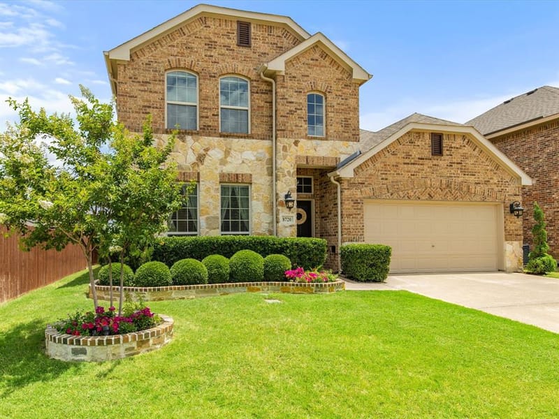 8720 Devonshire Drive, Fort Worth TX 76131
