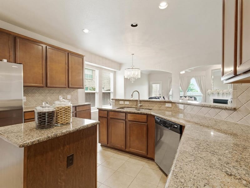 8720 Devonshire Drive, Fort Worth TX 76131 - Photo 15