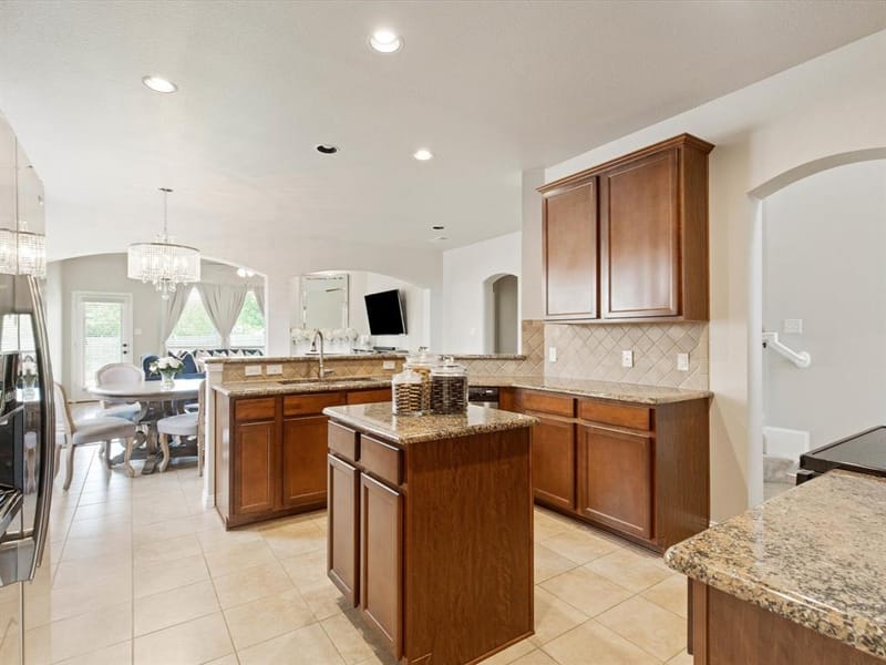 8720 Devonshire Drive, Fort Worth TX 76131 - Photo 11