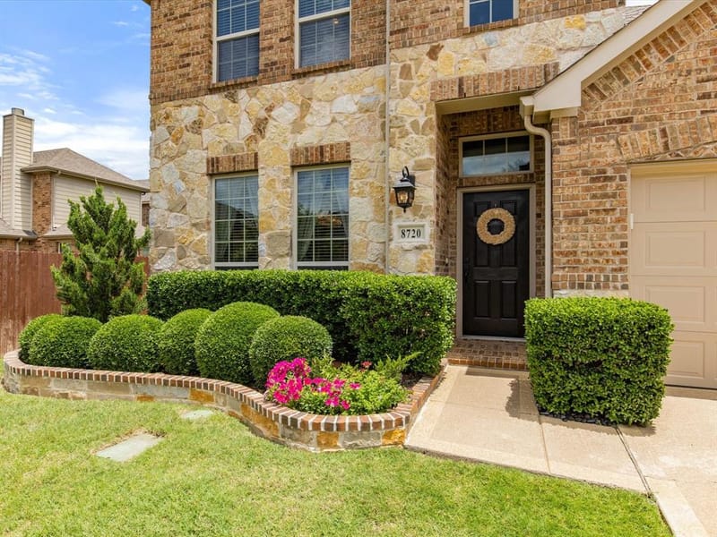 8720 Devonshire Drive, Fort Worth TX 76131 - Photo 4