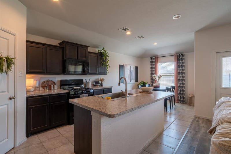 10345 Fort Belknap Trail, Crowley TX 76036 - Photo 6