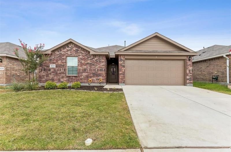 10345 Fort Belknap Trail, Crowley TX 76036