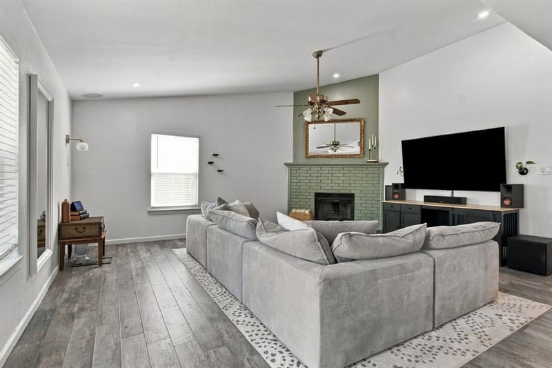 831 Beverly Drive, Grapevine TX 76051 - Photo 5