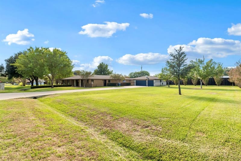 1804 Twin Brook Turn, Corinth TX 76210 - Photo 6