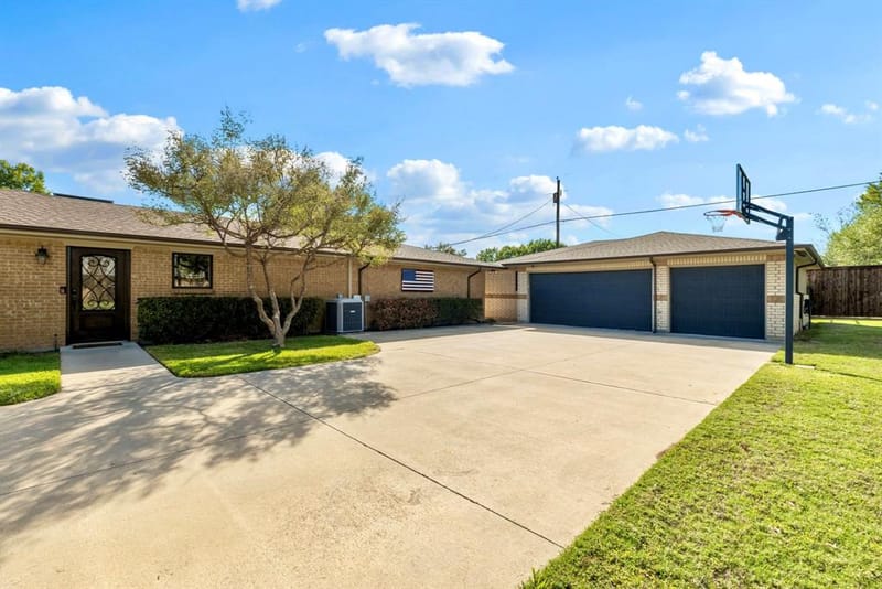 1804 Twin Brook Turn, Corinth TX 76210 - Photo 5