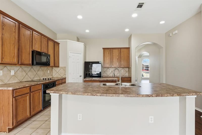 240 Cedar Crest Drive, Justin TX 76247 - Photo 12