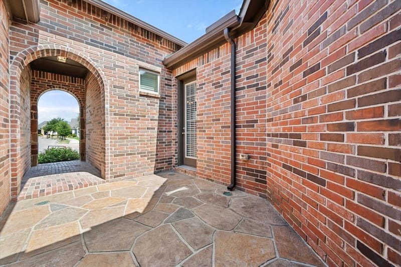 1108 Ivy Charm Way, Arlington TX 76005 - Photo 4