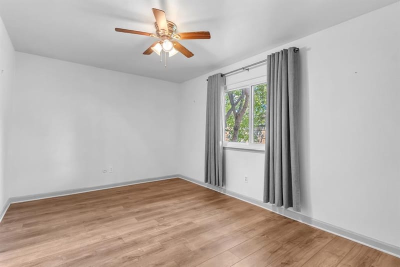 6217 Springwood Drive, Arlington TX 76001 - Photo 12