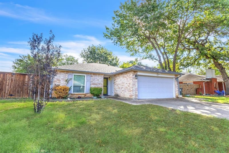 6217 Springwood Drive, Arlington TX 76001