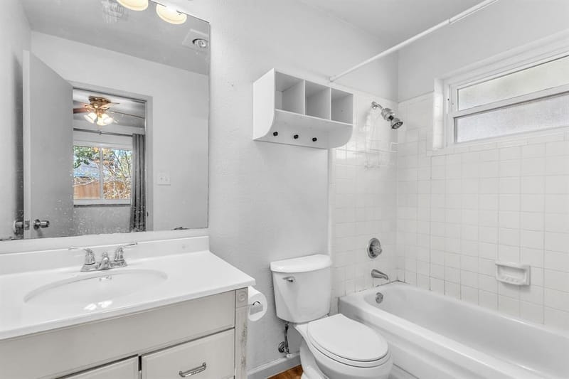 6217 Springwood Drive, Arlington TX 76001 - Photo 14