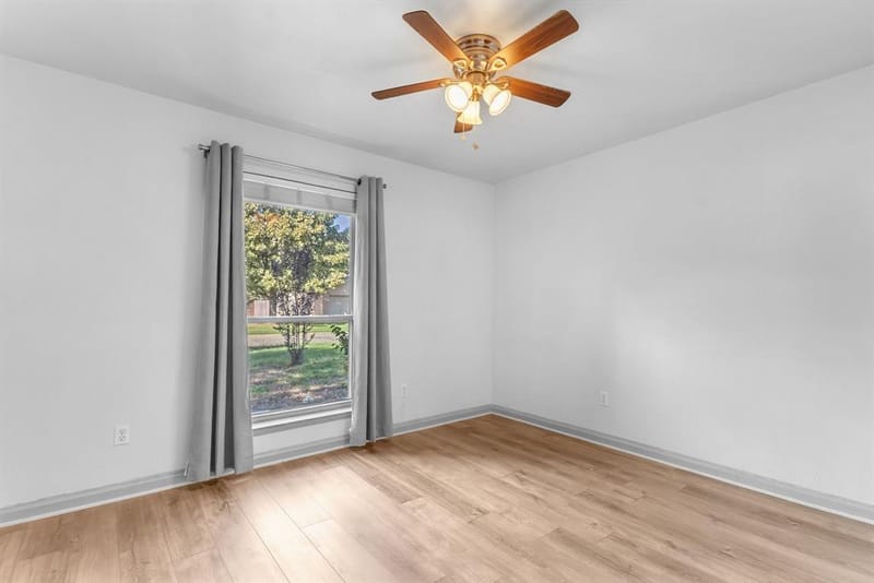 6217 Springwood Drive, Arlington TX 76001 - Photo 15