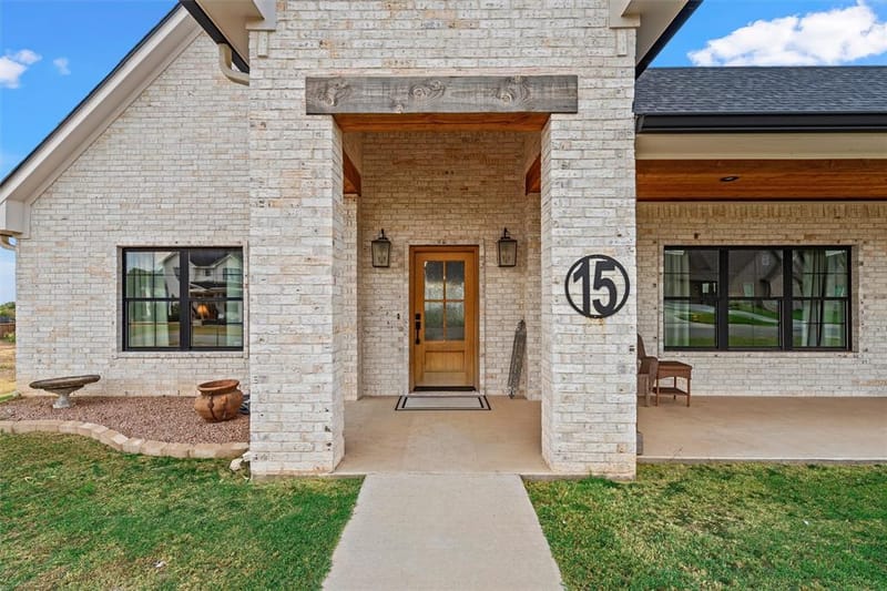 15 Pareya Circle, West TX 76691