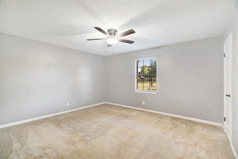 6115 Waggoner Street, Reno TX 75462 - Photo 11