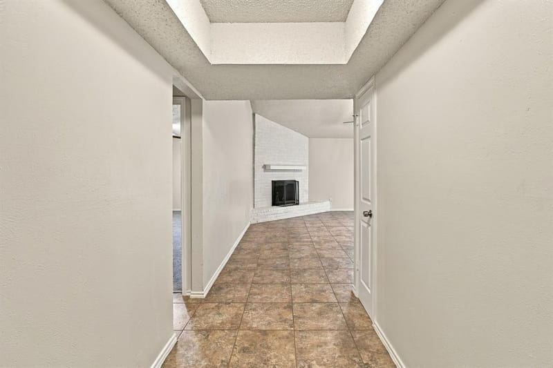 4807 Crestmont Court, Arlington TX 76017 - Photo 2