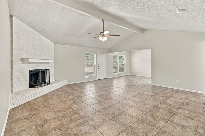 4807 Crestmont Court, Arlington TX 76017 - Photo 3