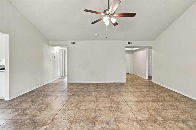 4807 Crestmont Court, Arlington TX 76017 - Photo 5