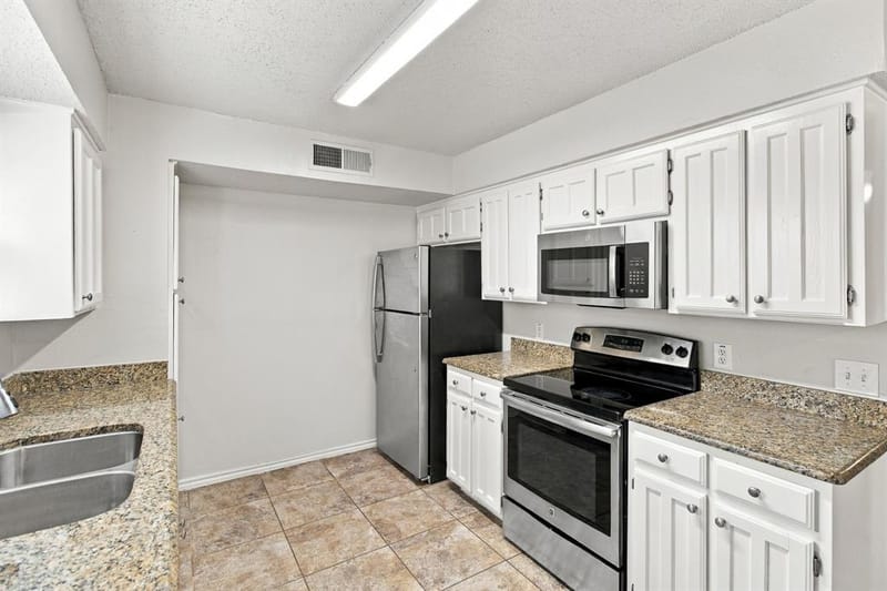 4807 Crestmont Court, Arlington TX 76017 - Photo 14