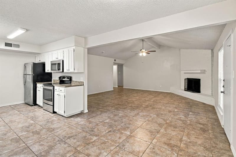 4807 Crestmont Court, Arlington TX 76017 - Photo 11